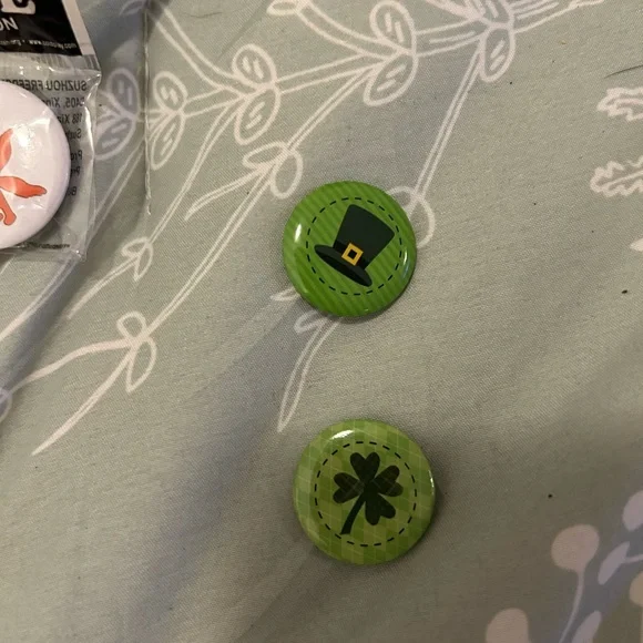 Assorted Buttons - Picture 4 of 4